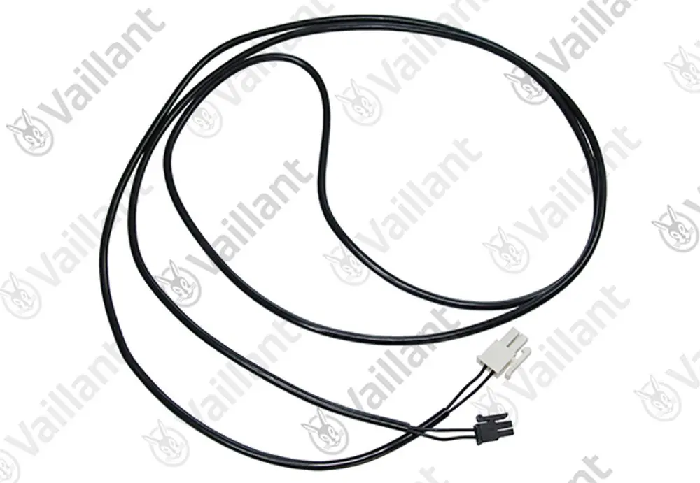Vaillant Kabelbaum mit zwei Anschlüssen und zwei Kabeln, die für die Verbindung von Benutzeroberflächen in Heizungsanlagen verwendet werden.